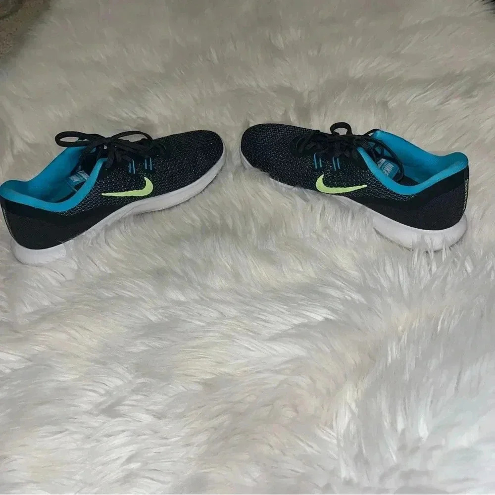Nike training sneakers/sz8.5 - Picture 6 of 6